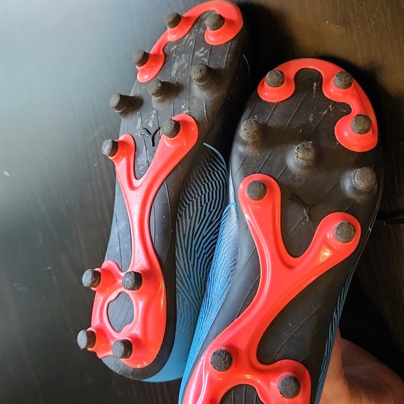 Puma cleats - Picture 2 of 4